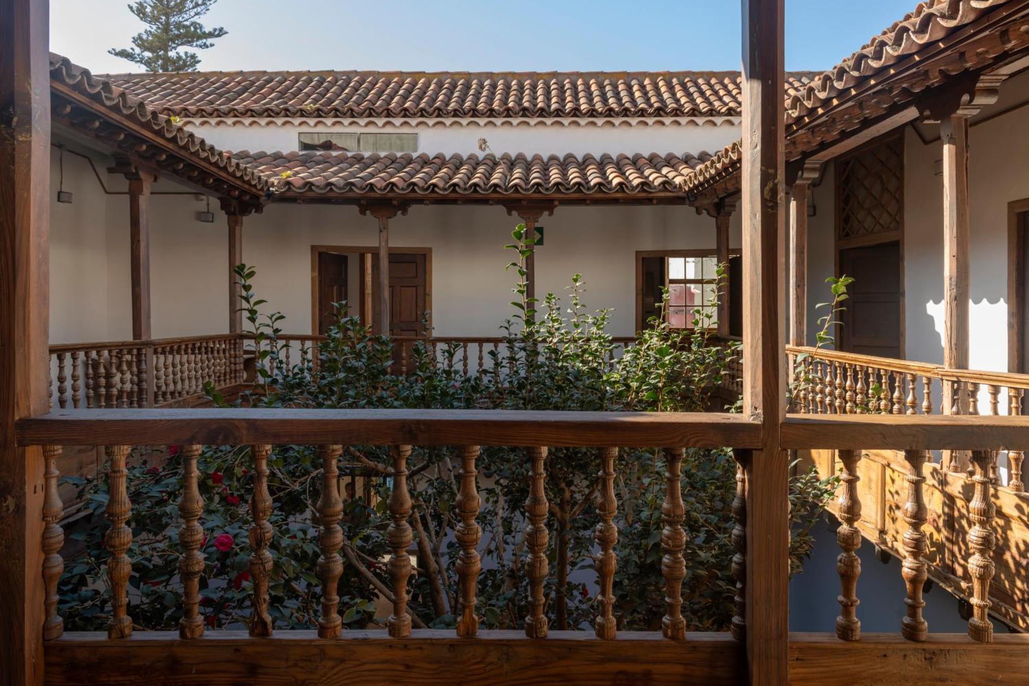 La Casa De La Camelia Hotel La Laguna  Exterior photo